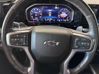 Chevrolet Silverado 1500 2022 4x4 RST 4 puertas Cabina Crew 5.8 pies. Caja corta