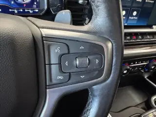 Chevrolet Silverado 1500 2022 4x4 RST 4 puertas Cabina Crew 5.8 pies. Caja corta