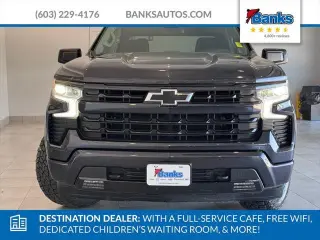 Chevrolet Silverado 1500 2022 4x4 RST 4 puertas Cabina Crew 5.8 pies. Caja corta