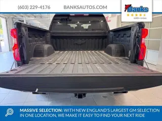 Chevrolet Silverado 1500 2022 4x4 RST 4 puertas Cabina Crew 5.8 pies. Caja corta
