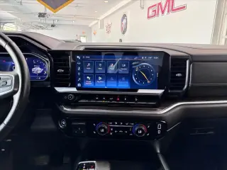 Chevrolet Silverado 1500 2024 4x4 RST 4 puertas Cabina Crew 5.8 pies. SB