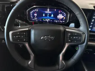 Chevrolet Silverado 1500 2025 4x4 RST 4 puertas Cabina Crew 5.8 pies. Caja corta