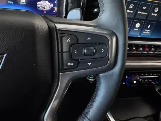 Chevrolet Silverado 1500 2025 4x4 RST 4 puertas Cabina Crew 5.8 pies. Caja corta