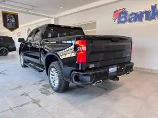 Chevrolet Silverado 1500 2025 4x4 RST 4 puertas Cabina Crew 5.8 pies. Caja corta