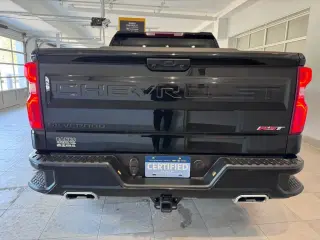 Chevrolet Silverado 1500 2025 4x4 RST 4 puertas Cabina Crew 5.8 pies. Caja corta