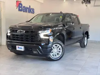 Chevrolet Silverado 1500 2023 4x4 RST 4 puertas Cabina Crew 5.8 pies. Caja corta
