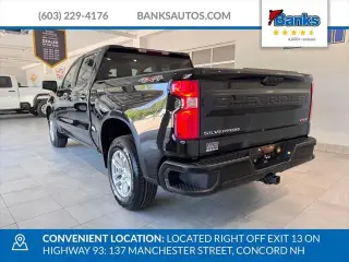 Chevrolet Silverado 1500 2023 4x4 RST 4 puertas Cabina Crew 5.8 pies. Caja corta