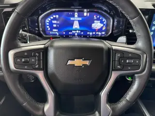 Chevrolet Silverado 1500 2023 4x4 LTZ 4 puertas Cabina Crew 5.8 pies. SB