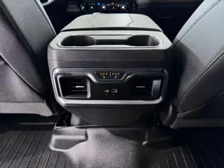 Chevrolet Silverado 1500 2023 4x4 LTZ 4 puertas Cabina Crew 5.8 pies. SB