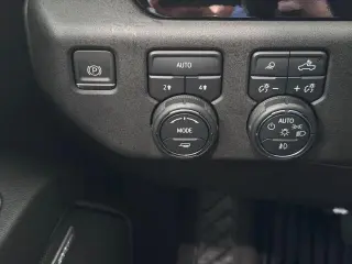 Chevrolet Silverado 1500 2022 4x4 LTZ 4 puertas Cabina Crew 5.8 pies. Caja corta