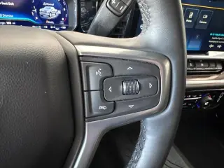 Chevrolet Silverado 1500 2024 4x4 RST 4 puertas Cabina de tripulación 5.8 pies. Caja corta