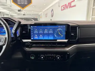Chevrolet Silverado 1500 2023 4x4 RST 4 puertas Cabina Crew 5.8 pies. SB