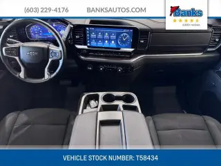 Chevrolet Silverado 1500 2023 4x4 RST 4 puertas Cabina Crew 5.8 pies. Caja corta