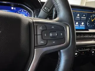 Chevrolet Silverado 1500 2023 4x4 RST 4 puertas Cabina Crew 5.8 pies. Caja corta