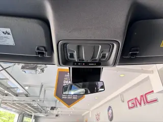 Chevrolet Silverado 1500 2023 4x4 RST 4 puertas Cabina Crew 5.8 pies. Caja corta