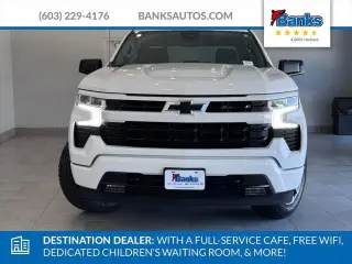 Chevrolet Silverado 1500 2023 4x4 RST 4 puertas Cabina Crew 5.8 pies. Caja corta