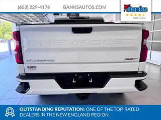 Chevrolet Silverado 1500 2023 4x4 RST 4 puertas Cabina Crew 5.8 pies. Caja corta