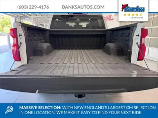 Chevrolet Silverado 1500 2023 4x4 RST 4 puertas Cabina Crew 5.8 pies. Caja corta