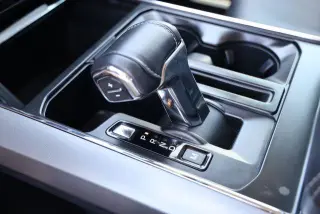 Ford F-150 2023 4x2 Lariat 4 puertas SuperCrew 5.5 pies SB
