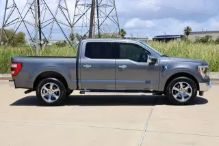 Ford F-150 2023 4x2 Lariat 4 puertas SuperCrew 5.5 pies SB