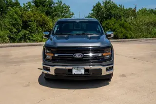 Ford F-150 2024 4x2 XLT 4 puertas SuperCrew 5.5 pies. Caja corta