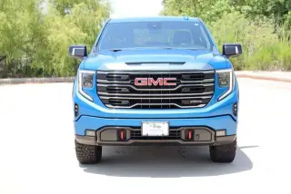 GMC Sierra 1500 2022 4x4 AT4 4dr Cabina Crew 5.8 pies. Caja corta