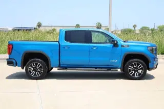 GMC Sierra 1500 2022 4x4 AT4 4dr Cabina Crew 5.8 pies. Caja corta