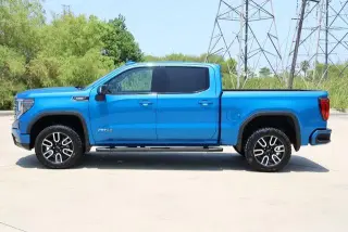 GMC Sierra 1500 2022 4x4 AT4 4dr Cabina Crew 5.8 pies. Caja corta