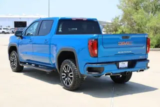 GMC Sierra 1500 2022 4x4 AT4 4dr Cabina Crew 5.8 pies. Caja corta
