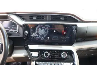 GMC Sierra 1500 2022 4x4 Denali 4 puertas Cabina Crew 5.8 pies. Caja corta
