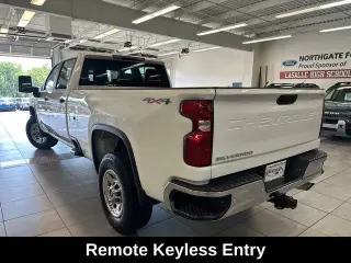 Chevrolet Silverado 3500HD 2023 4x4 Camión de Trabajo 4dr Crew Cab SB SRW