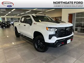 Chevrolet Silverado 1500 2024 4x4 LT Trail Boss 4 puertas Cabina Crew 5.8 pies. SB