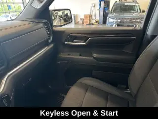 Chevrolet Silverado 1500 2024 4x4 LT Trail Boss 4 puertas Cabina Crew 5.8 pies. SB