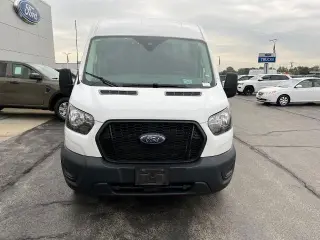 Ford Transit 2023 AWD 250 3 puertas SWB Techo Medio Furgón de Carga
