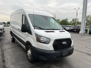 Ford Transit 2023 AWD 250 3 puertas SWB Techo Medio Furgón de Carga