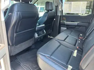 Ford F-150 2023 4x4 Lariat 4 puertas SuperCrew 5.5 pies. SB