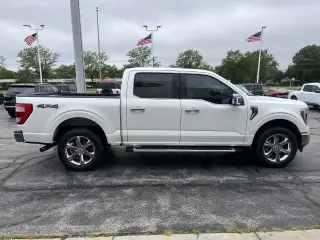 Ford F-150 2023 4x4 Lariat 4 puertas SuperCrew 5.5 pies. SB