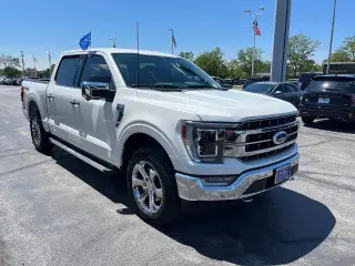 Ford F-150 2023 4x4 Lariat 4 puertas SuperCrew 5.5 pies. SB