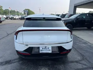 Kia EV6 2023 AWD Wind 4 puertas Crossover
