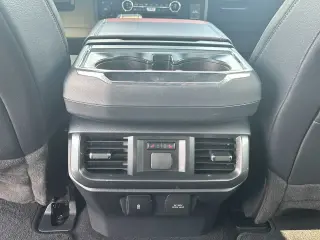 Ford F-150 2023 4x4 Lariat 4 puertas SuperCrew 5.5 pies. Caja corta