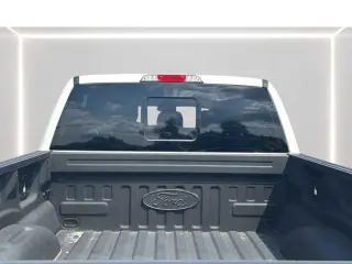 Ford F-150 2023 4x4 Lariat 4 puertas SuperCrew 5.5 pies. Caja corta