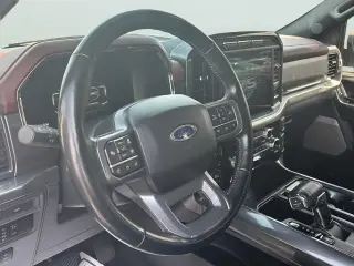 Ford F-150 2023 4x4 Lariat 4 puertas SuperCrew 5.5 pies. Caja corta