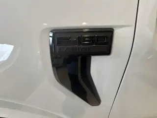 Ford F-150 2023 4x4 Lariat 4 puertas SuperCrew 5.5 pies. Caja corta.