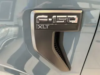 Ford F-150 2023 4x4 XLT 4 puertas SuperCrew 5.5 pies SB