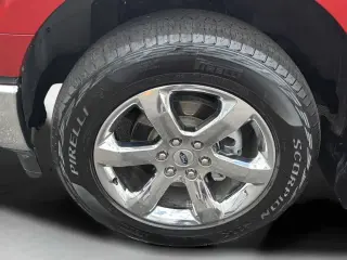 Ford F-150 2023 4x4 XLT 4 puertas SuperCrew 6.5 pies SB