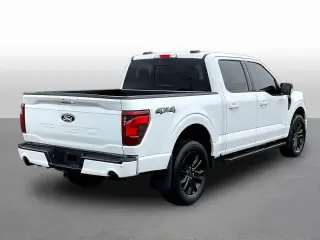 Ford F-150 2024 4x4 XLT 4 puertas SuperCrew 5.5 pies. SB