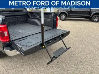 Ford F-150 2023 4x4 XLT 4 puertas SuperCrew 5.5 pies. SB
