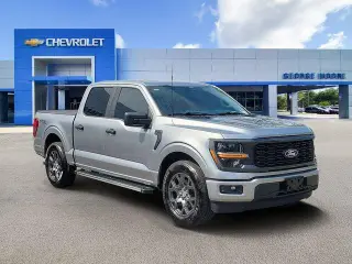 Ford F-150 2026 4x2 STX 4 puertas SuperCrew 5.5 pies. SB
