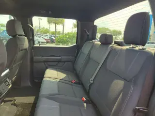 Ford F-150 2026 4x2 STX 4 puertas SuperCrew 5.5 pies. SB