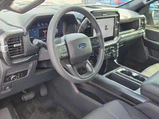 Ford F-150 2026 4x2 STX 4 puertas SuperCrew 5.5 pies. SB